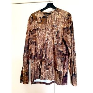 UA loose fit long sleeve